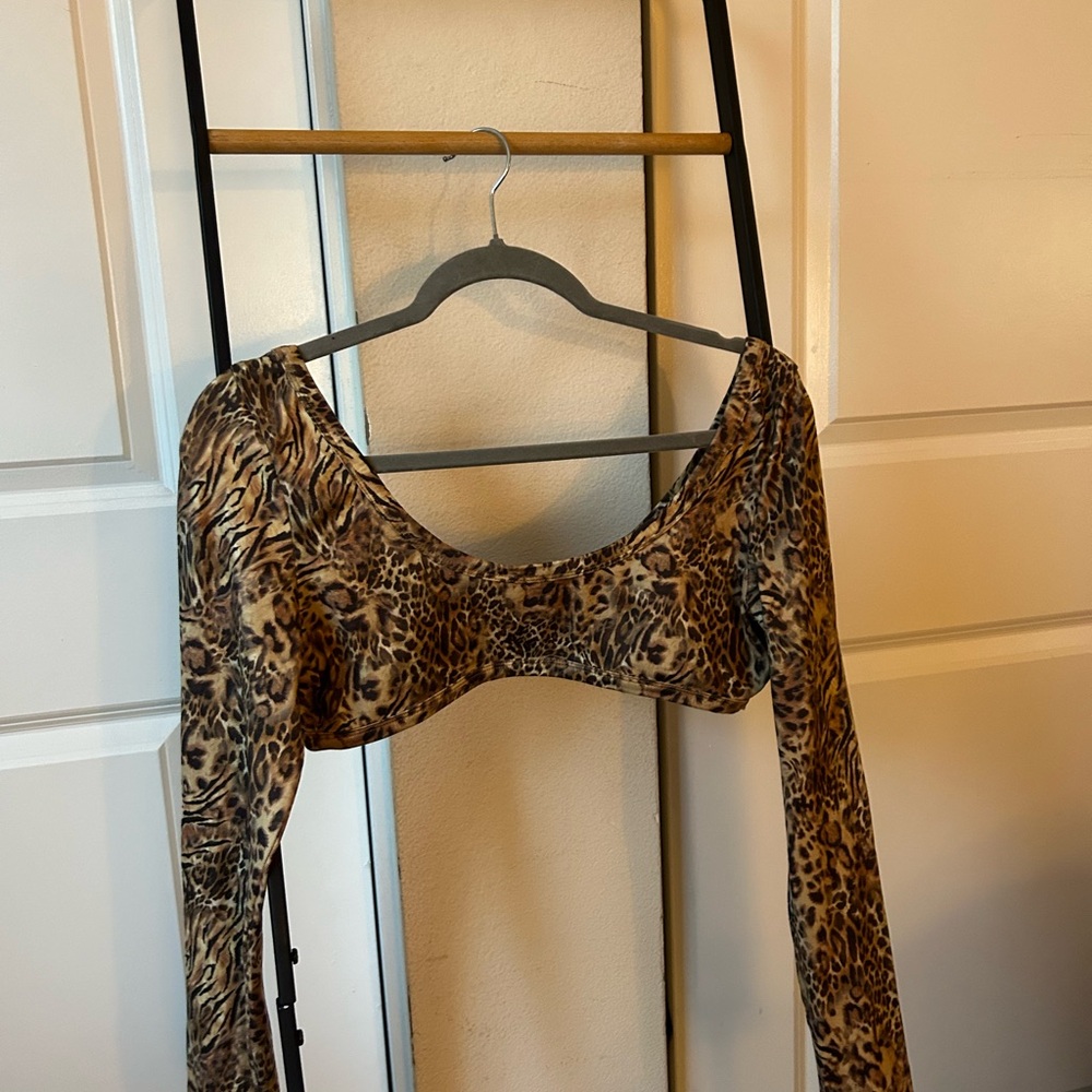 SHEIN Brown Leopard Print Crop Top